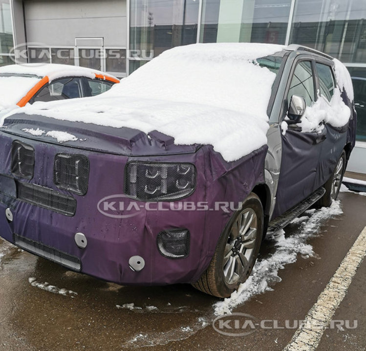 В Москве поймали KIA Mohave в камуфляже В Москве поймали KIA Mohave в камуфляже