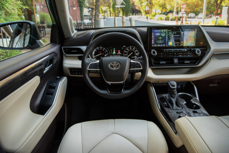 Новый Toyota Highlander для России рассекречен: внешность, характеристики, сроки появления Новый Toyota Highlander для России рассекречен: внешность, характеристики, сроки появления