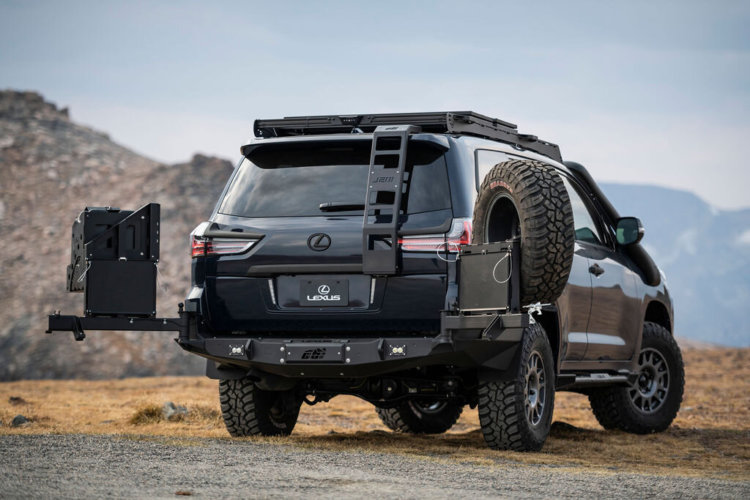 Lexus LX570 превратили в женский экспедиционный внедорожник Lexus LX570 превратили в женский экспедиционный внедорожник