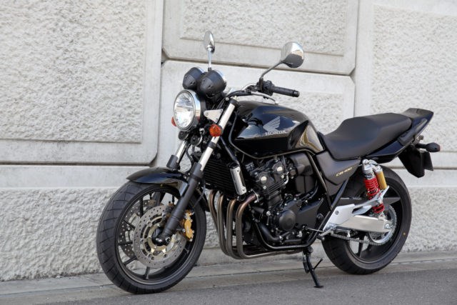 Honda cb 400 Vtec 3 2021 • Объём двигателя