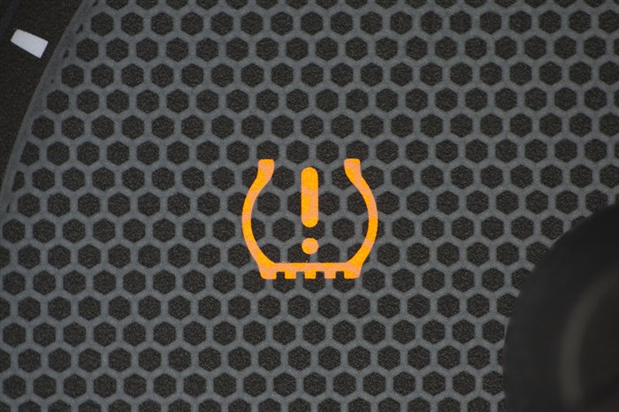 Please Check Brake Lights на Туареге Перевод • Затылком о подголовник